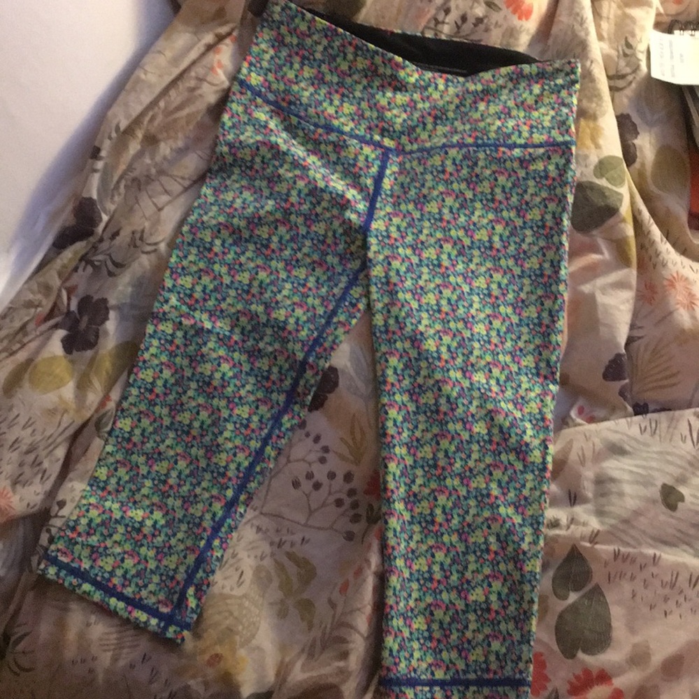 Victoria Secret vsx size small Capri yoga pant